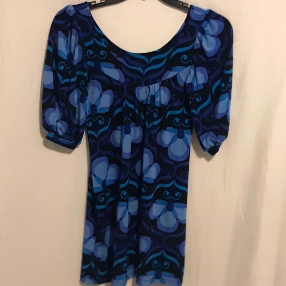 Veronicam short sleeve top.